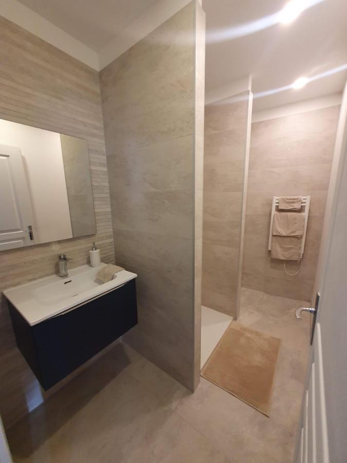 Appartement Premium Dans Une Belle Demeure - Hyper Centre-Ville De Reims Exterior photo