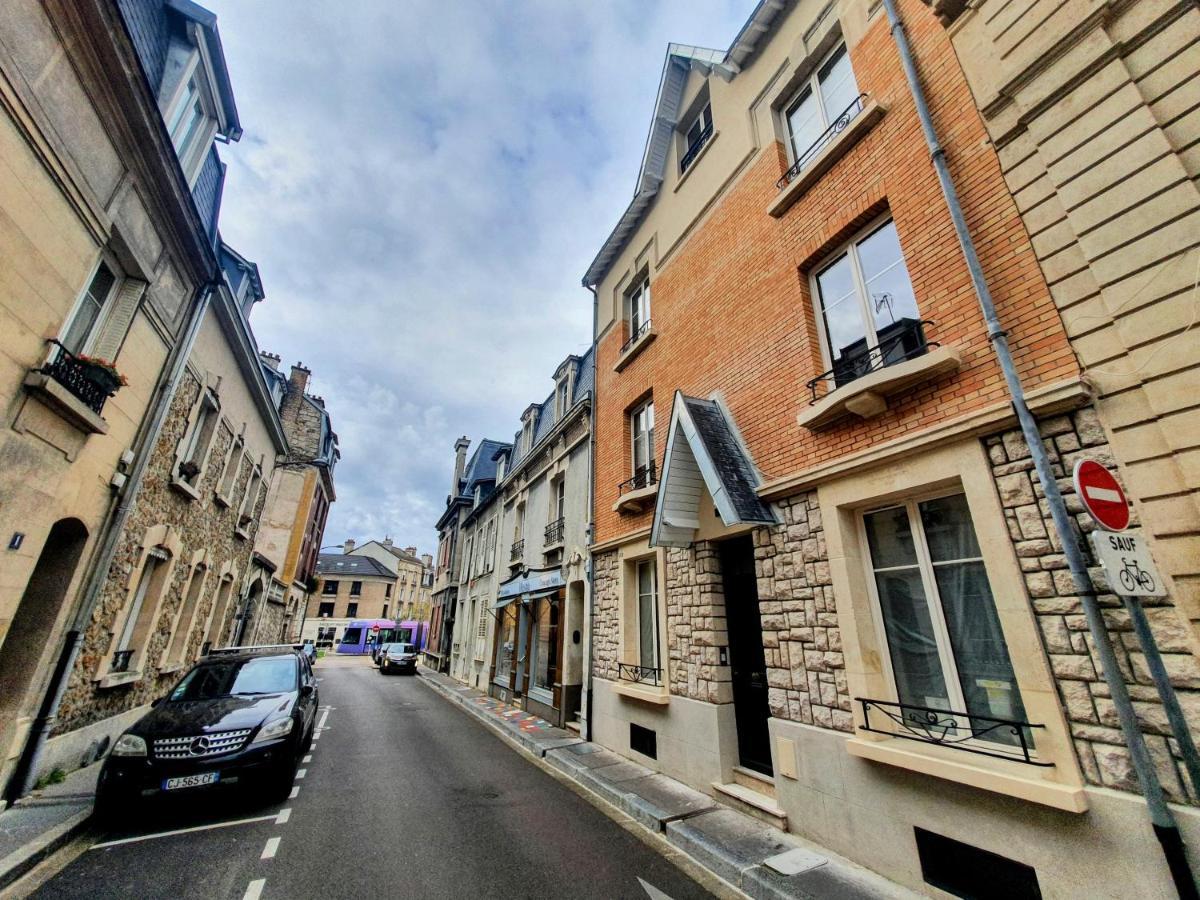 Appartement Premium Dans Une Belle Demeure - Hyper Centre-Ville De Reims Exterior photo