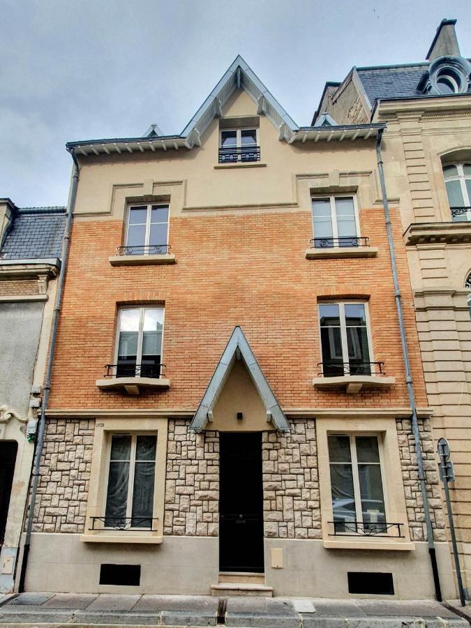 Appartement Premium Dans Une Belle Demeure - Hyper Centre-Ville De Reims Exterior photo