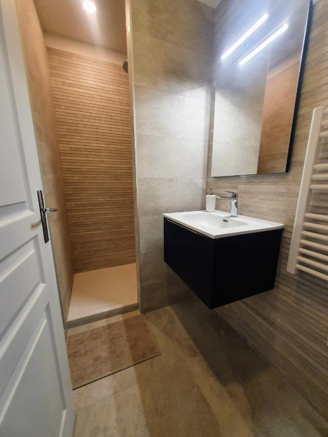 Appartement Premium Dans Une Belle Demeure - Hyper Centre-Ville De Reims Exterior photo