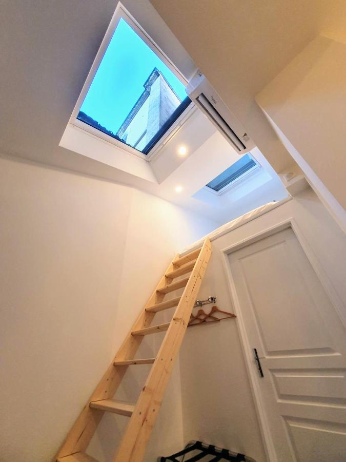 Appartement Premium Dans Une Belle Demeure - Hyper Centre-Ville De Reims Exterior photo