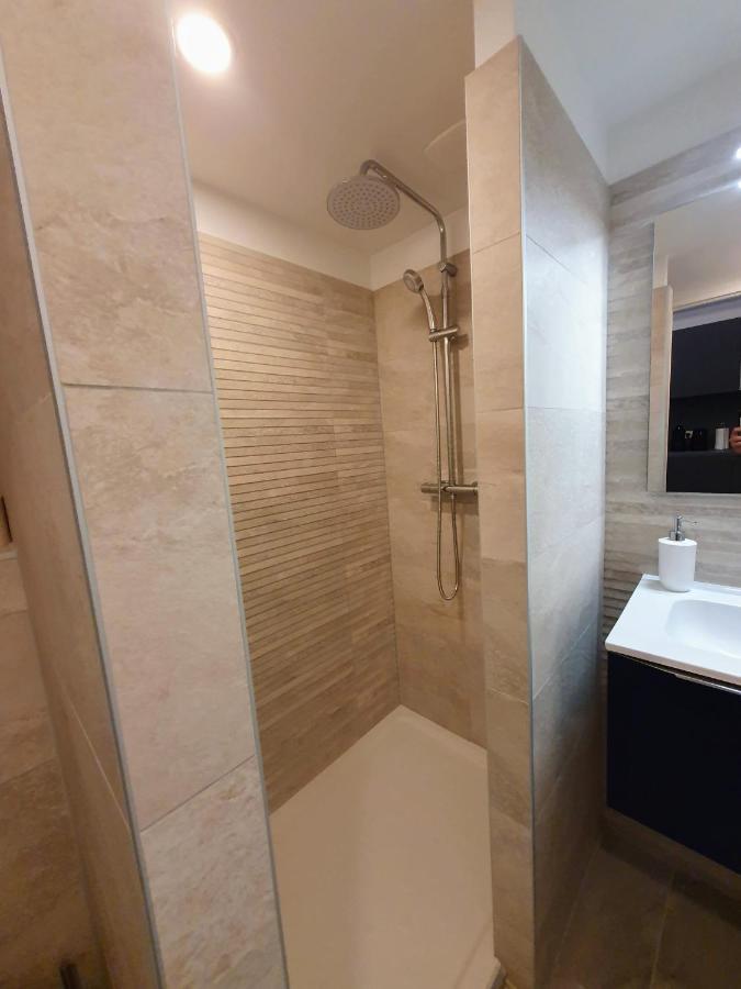 Appartement Premium Dans Une Belle Demeure - Hyper Centre-Ville De Reims Exterior photo
