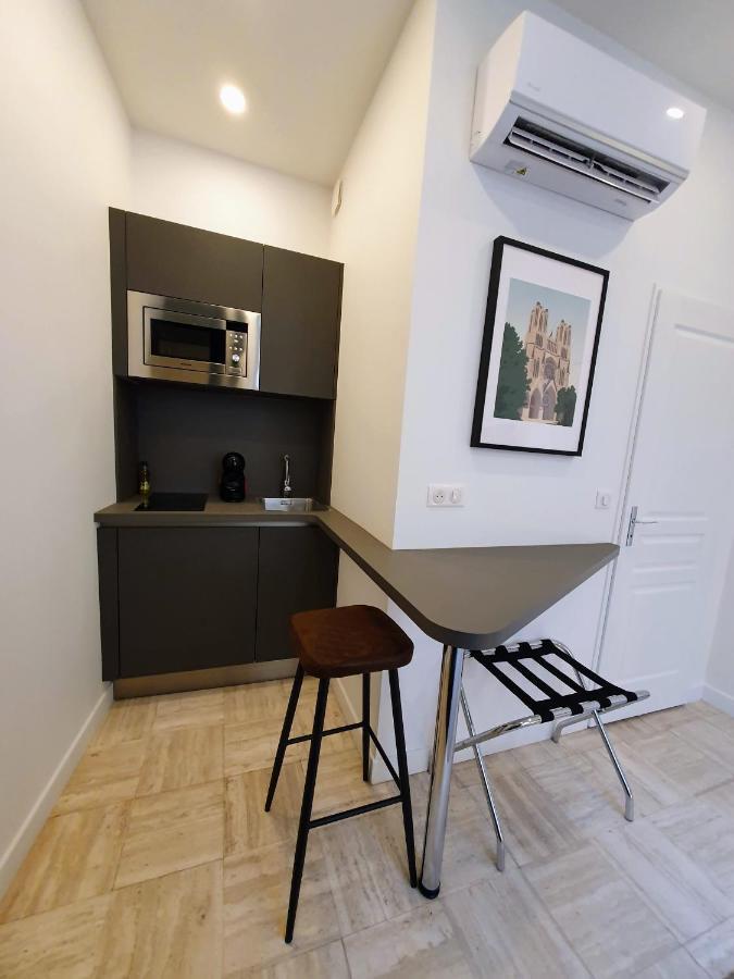 Appartement Premium Dans Une Belle Demeure - Hyper Centre-Ville De Reims Exterior photo