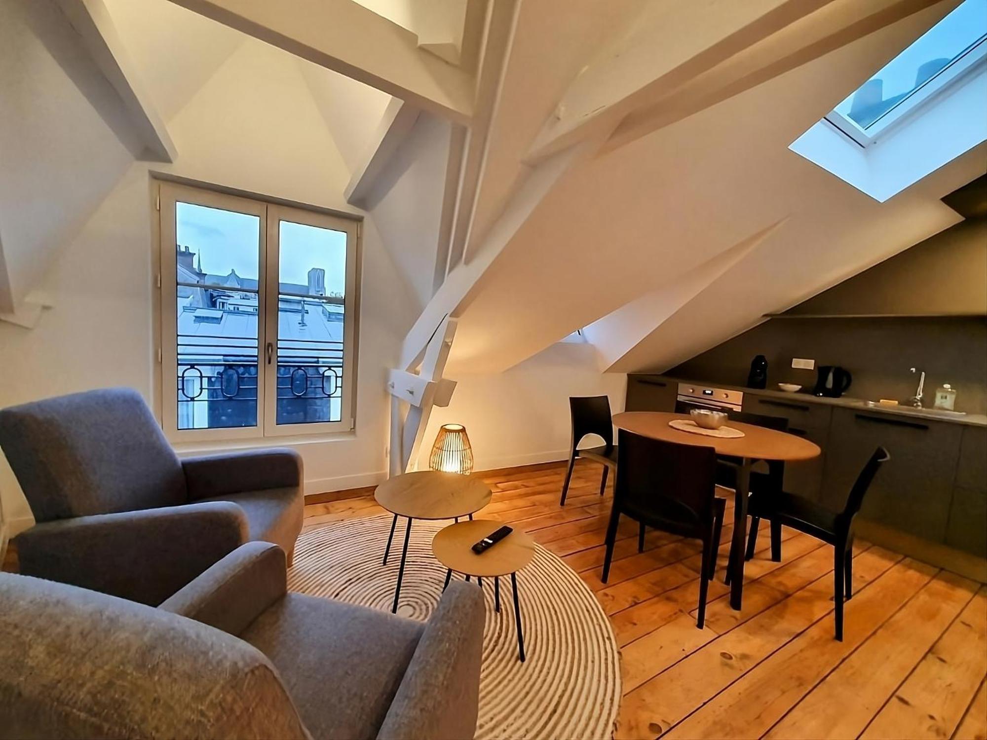 Appartement Premium Dans Une Belle Demeure - Hyper Centre-Ville De Reims Exterior photo
