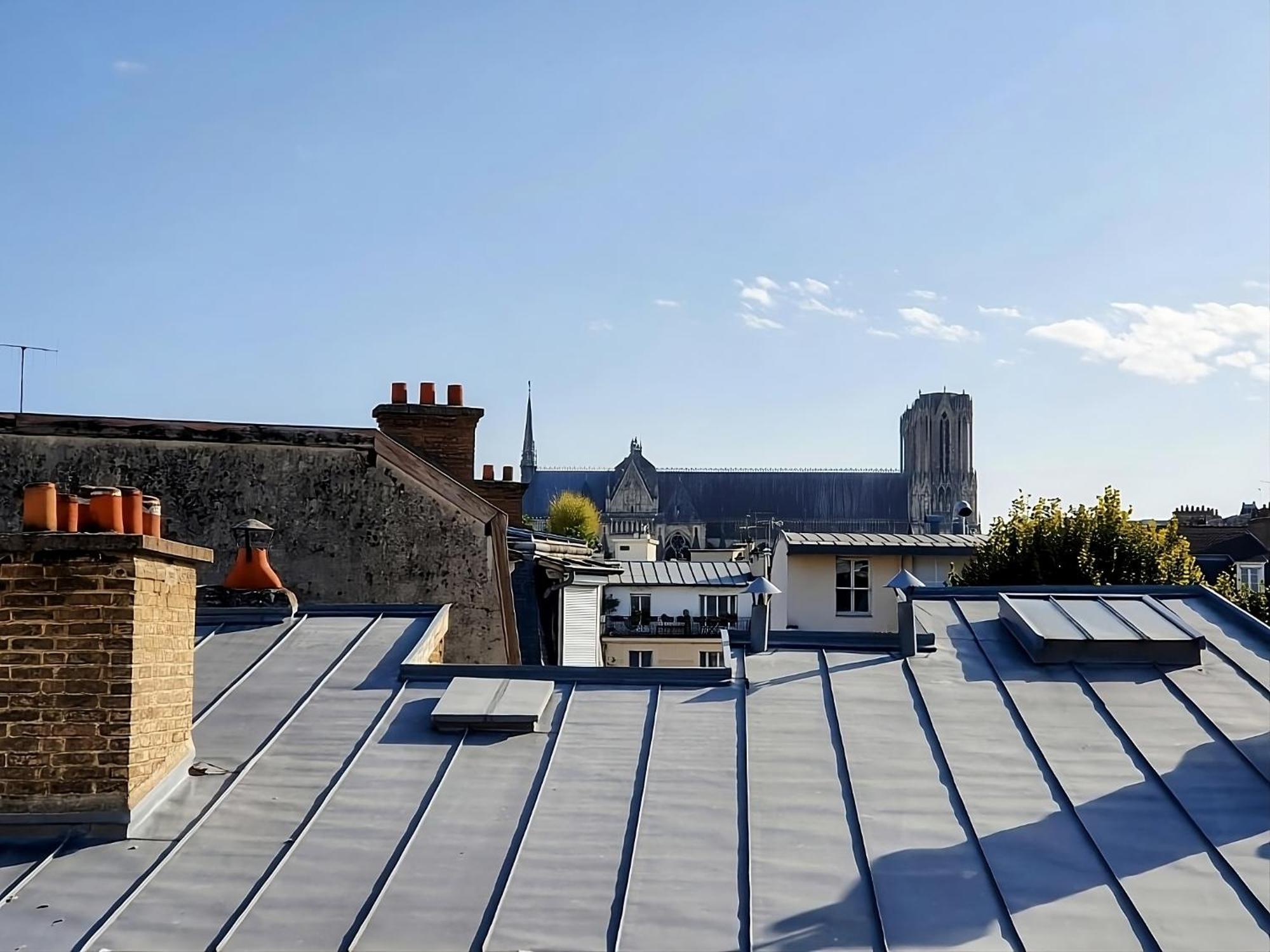 Appartement Premium Dans Une Belle Demeure - Hyper Centre-Ville De Reims Exterior photo